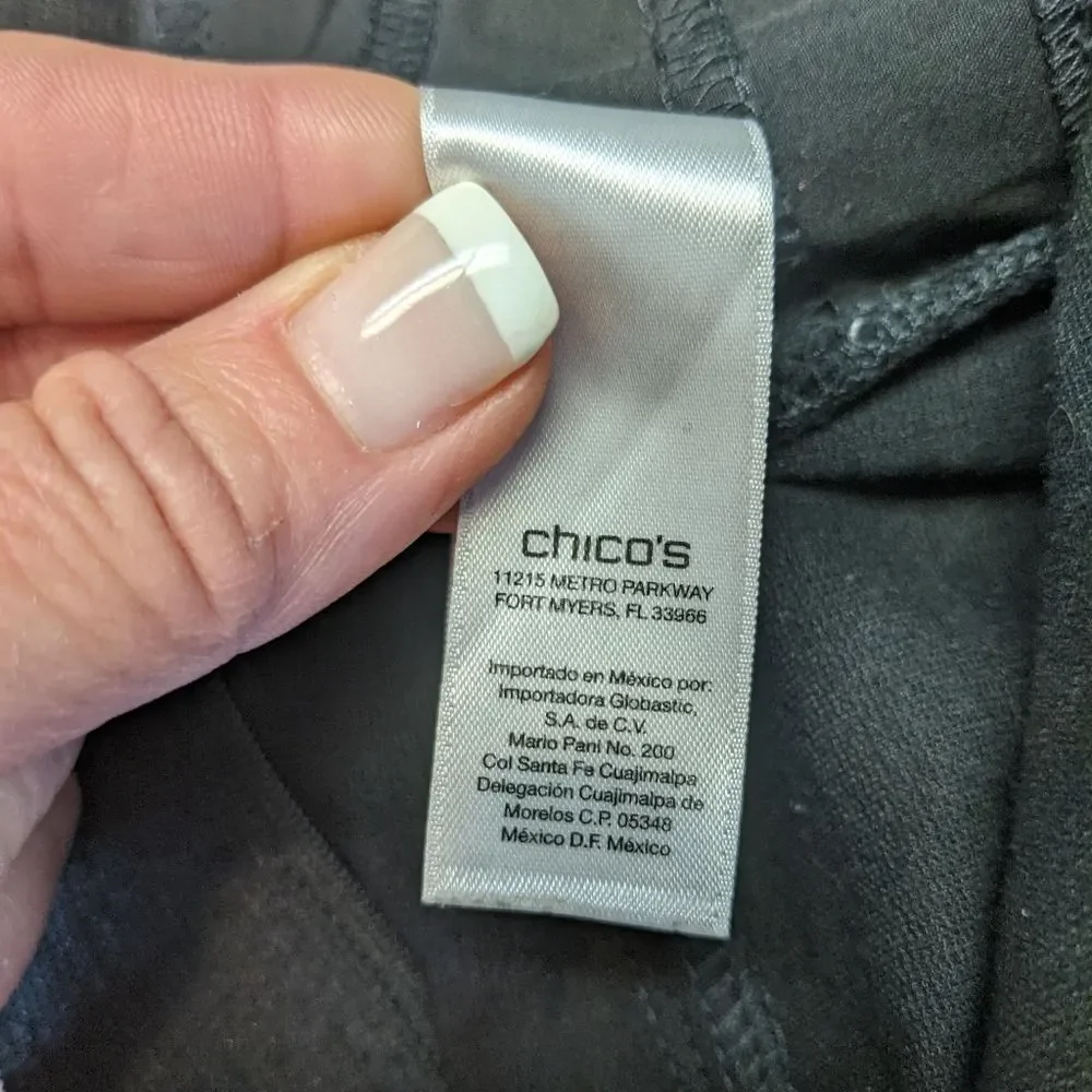 Chico's So Slimming very black rayon/nylon/spandex pull-on waist pants 0.5